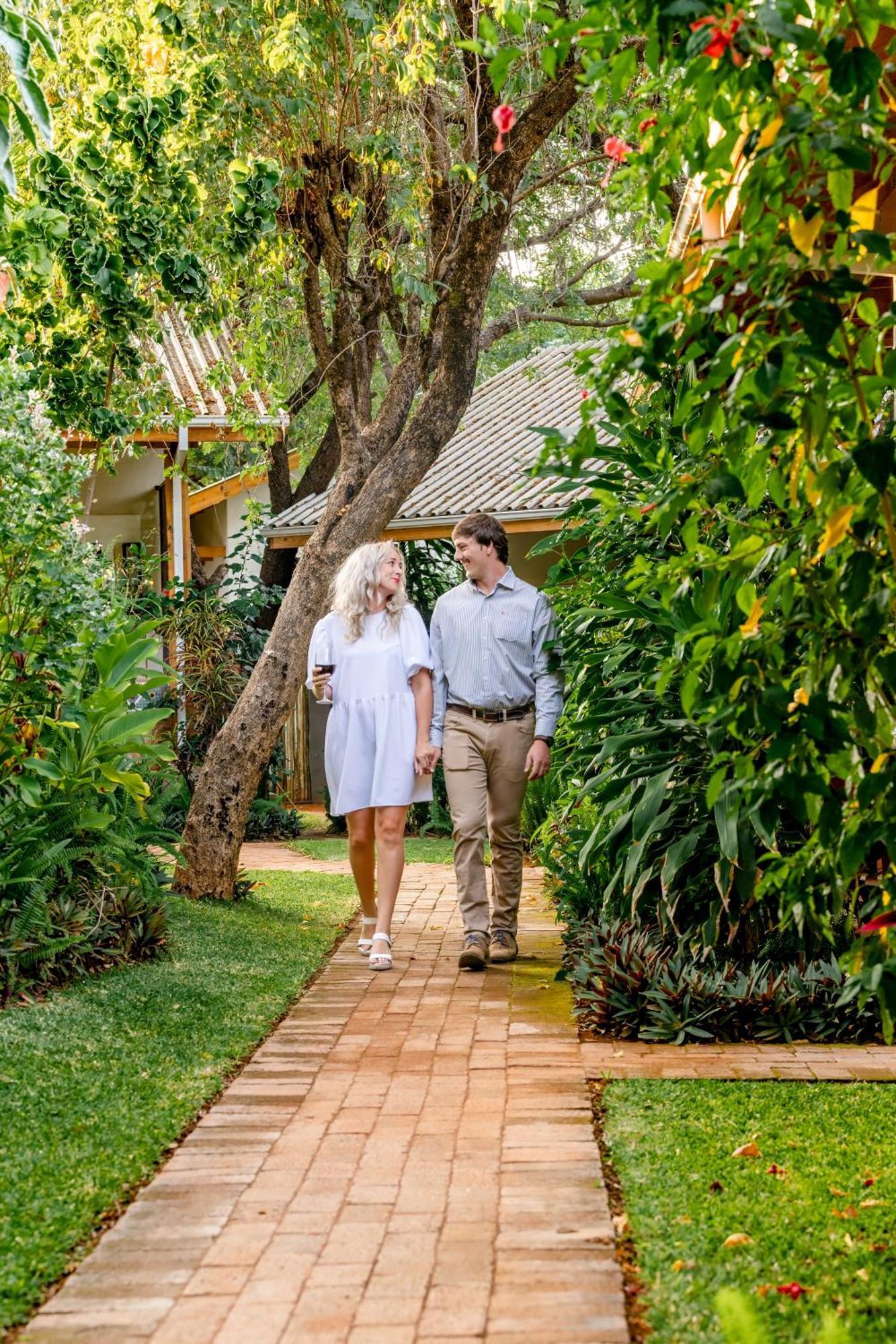 ホテル Shongwe Oasis ヴィクトリア・フォールズ エクステリア 写真